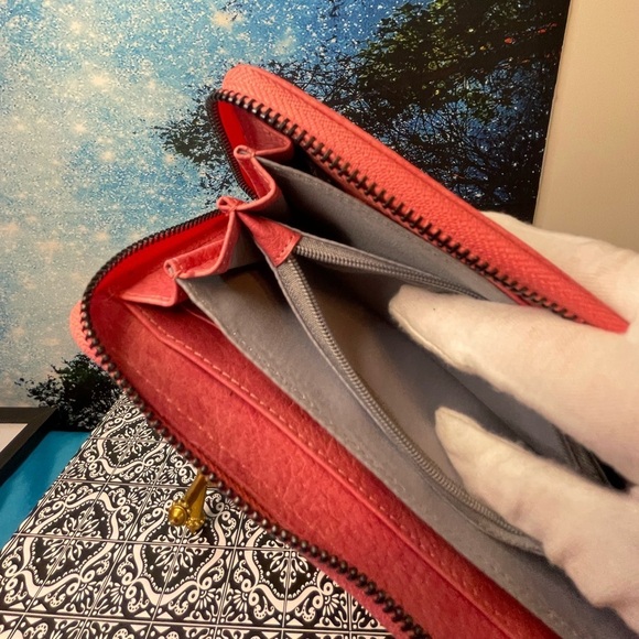 Tory Burch Pink Pebbled Leather Clutch Wallet with Logo Medallion and strap EUC - Picture 4 of 11